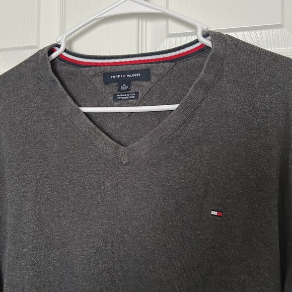Tommy Hilfiger gray sweater v Neck premium cotton xl - Picture 2 of 5